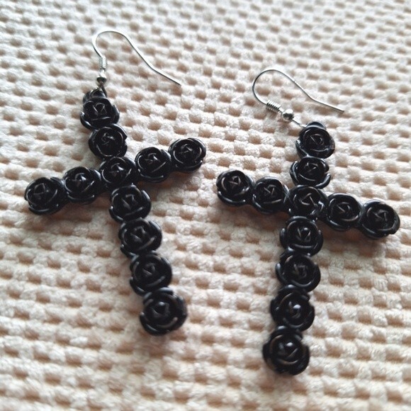 Black Metal Rose Cross Goth Punk Grunge Large Dangle Earrings Y2K Era - Picture 2 of 7